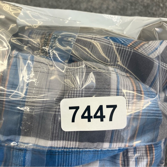 Vintage Wrangler Men’s Pearl Snap Flannel Size XLT blue and grey rancher cowboy - Picture 9 of 9